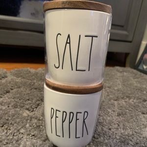 Rae Dunn salt & pepper